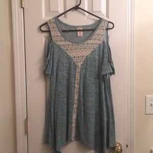 Cold shoulder top